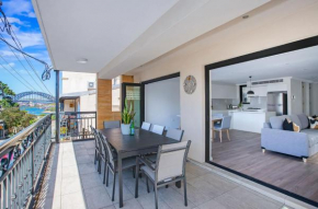 Balmain Premier Retreat - Harbour Bridge view, Sydney
